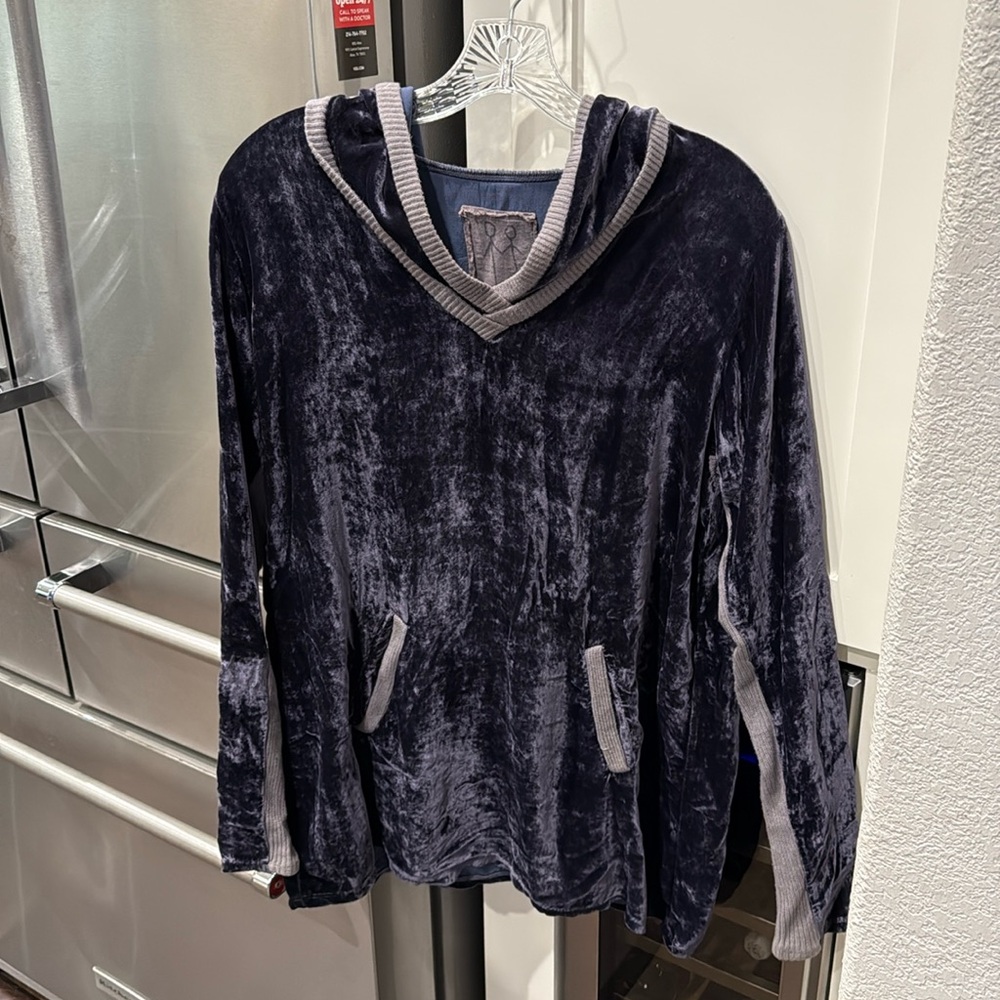 Womens, Johnny Was Pete & Greta Velvet Hoodie.  Size: XS, Color: Blue/Grey